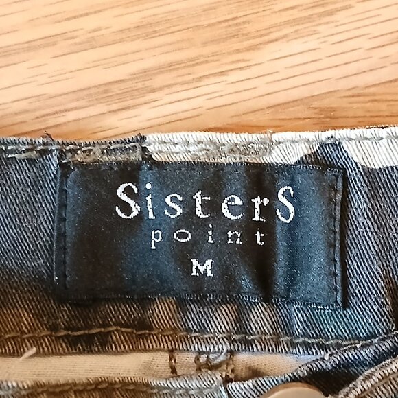 Sister's Point Camouflage Army Cargo Pants Size Medium - Picture 9 of 9